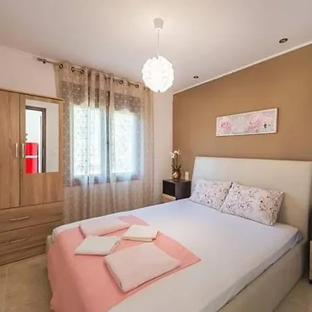 Elisabeth Luxury *