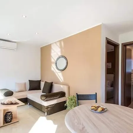 Elisabeth Luxury