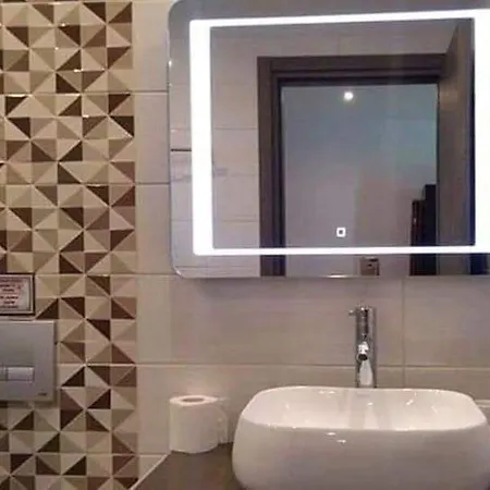 Elisabeth Luxury * וורוורו